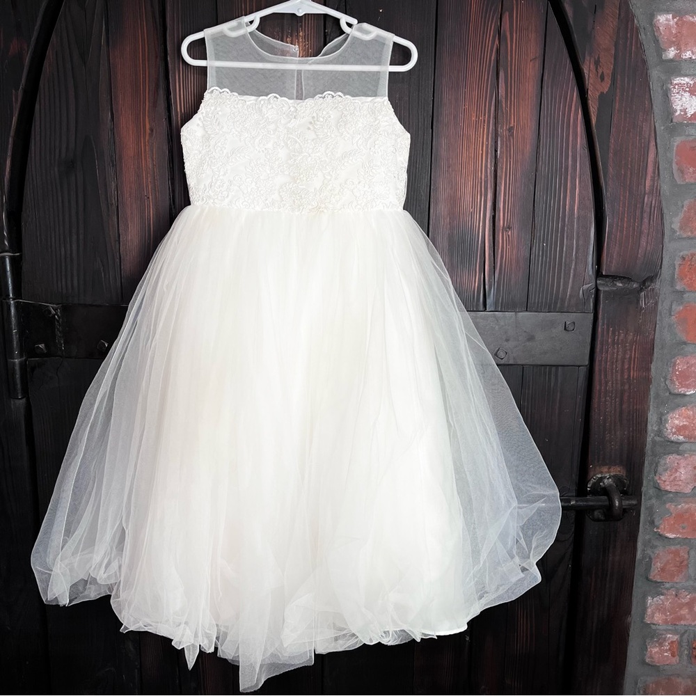 Tip Top Kids white Tulle Flower Girl Dress with Lace Bodice